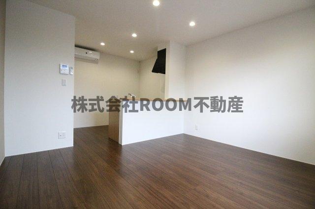 居室・リビング　こちらの居間で趣味の時間をお楽しみください