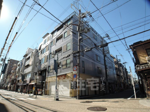 京都市中京区上本能寺前町のマンションの建物外観