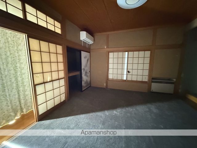 ＪＲ常磐線 植田駅 バス乗車時間：17分 最寄りバス停で下車 徒歩4分 1階建 築48年の居間写真