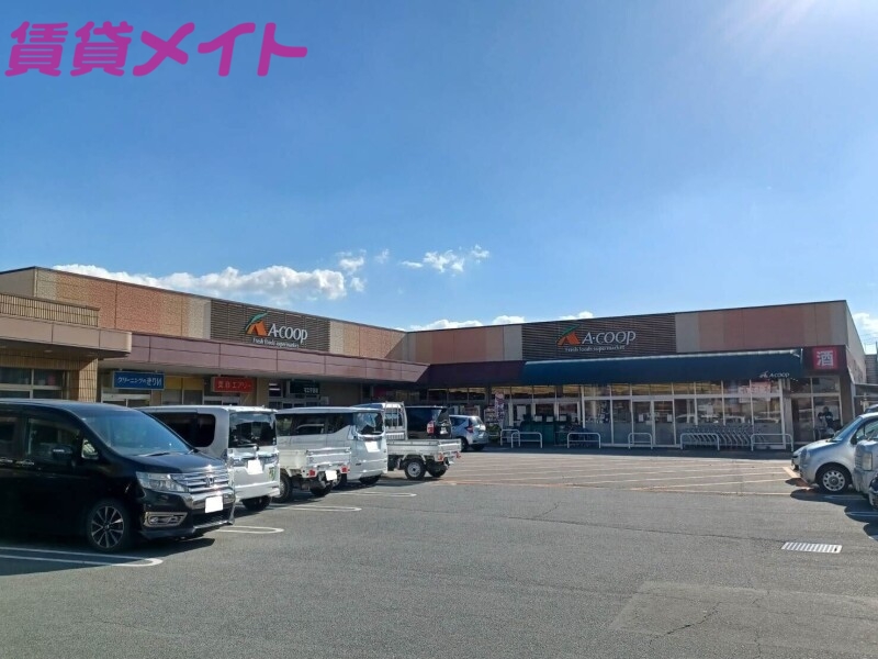 【松阪市嬉野中川新町のアパートのスーパー】