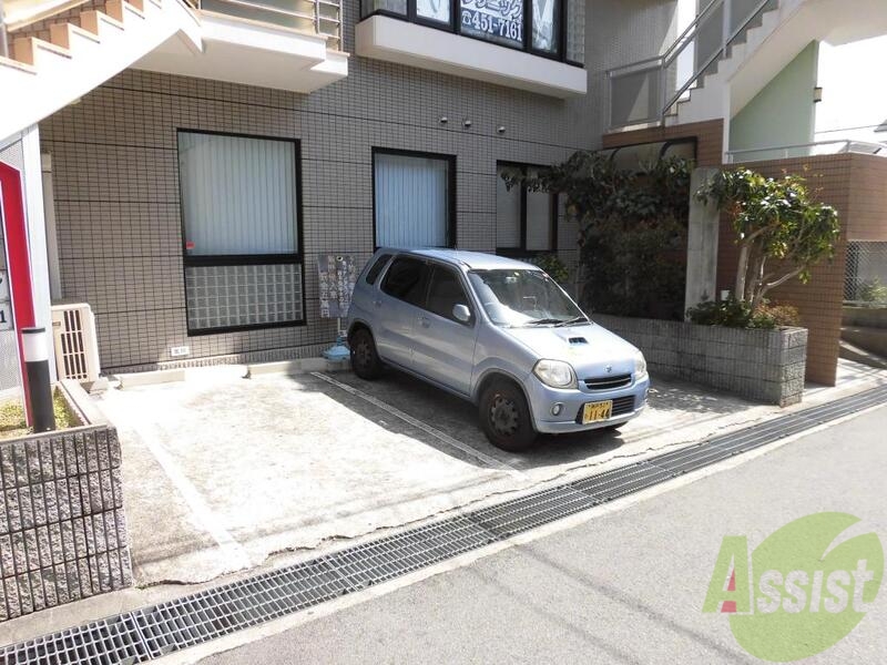 【イースト神戸本山の駐車場】