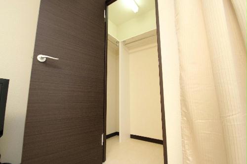 収納　同タイプ物件の写真です。クローゼット付