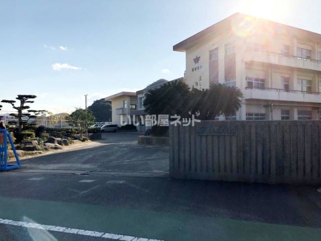 小学校　長与町立長与北小学校（小学校）まで1785m