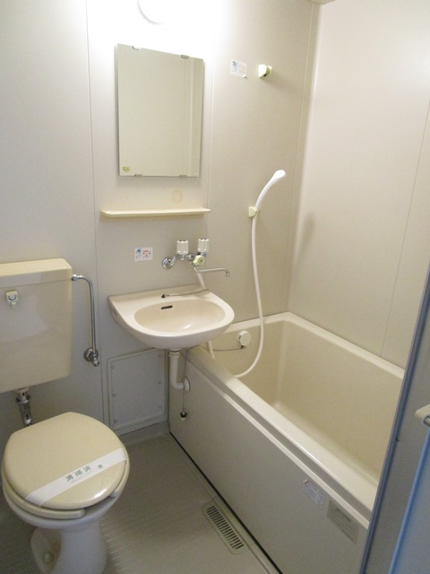 バス・シャワールーム　他号室の写真です。