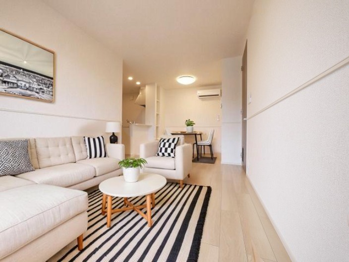 居室・リビング　CGで家具等を配置したもので家具等は含まれません