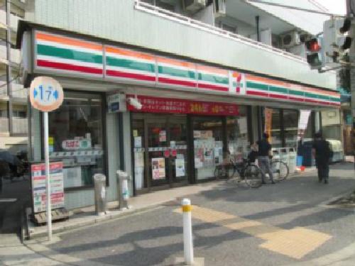 コンビニ　コンビ二（コンビニ）まで500m