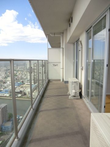 バルコニー　広めバルコニー