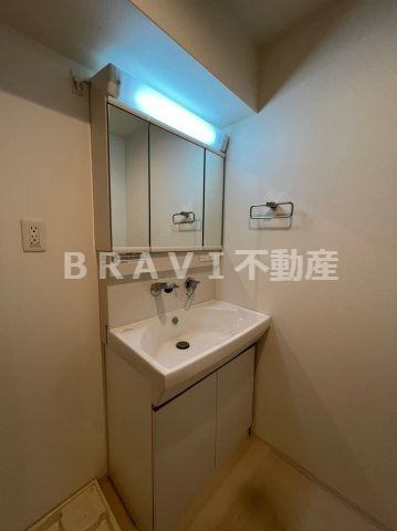 洗面設備　【パラファーレ・玉造】朝の身支度には欠かせない独立洗面化粧台