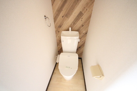 ★エステーニ八本松南B★のトイレ写真