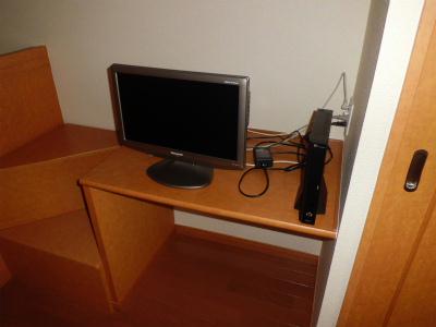 その他　薄型テレビとレオネット。