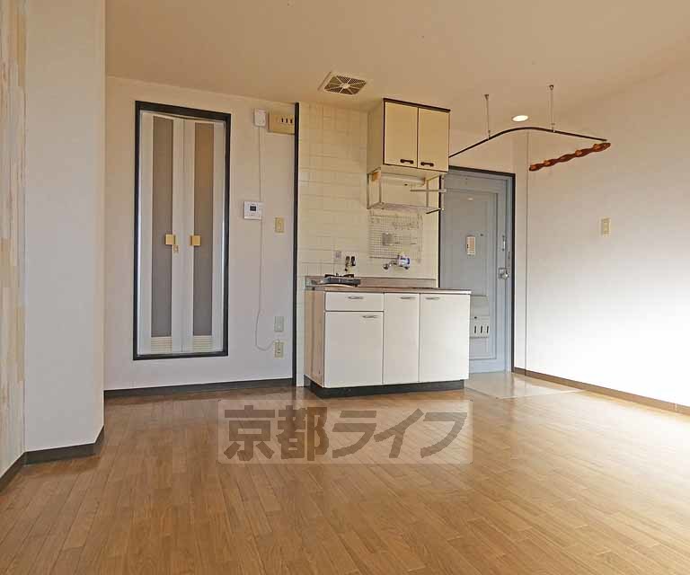 居室・リビング　閑静な住宅街に建つ学生さんにオススメのワンルームです。