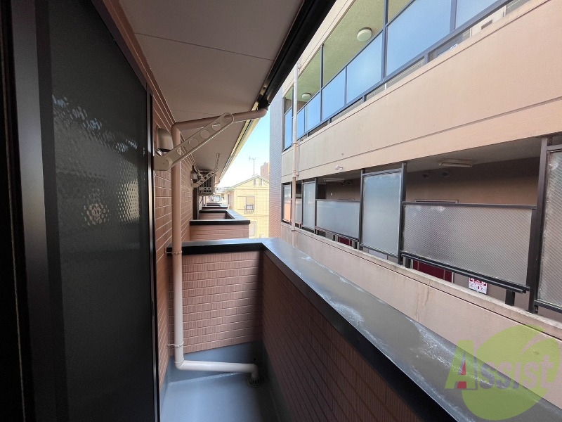 バルコニー　バルコニーが付いているので洗濯物も干せます！