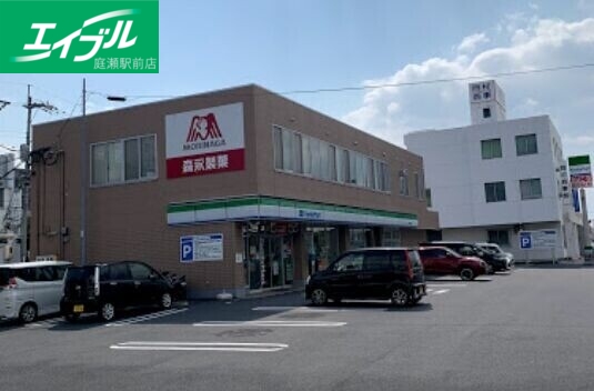 コンビニ　ファミリーマート岡山問屋町店（コンビニ）まで526m