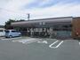 コンビニ　セブンイレブン津市藤方店（コンビニ）まで306m