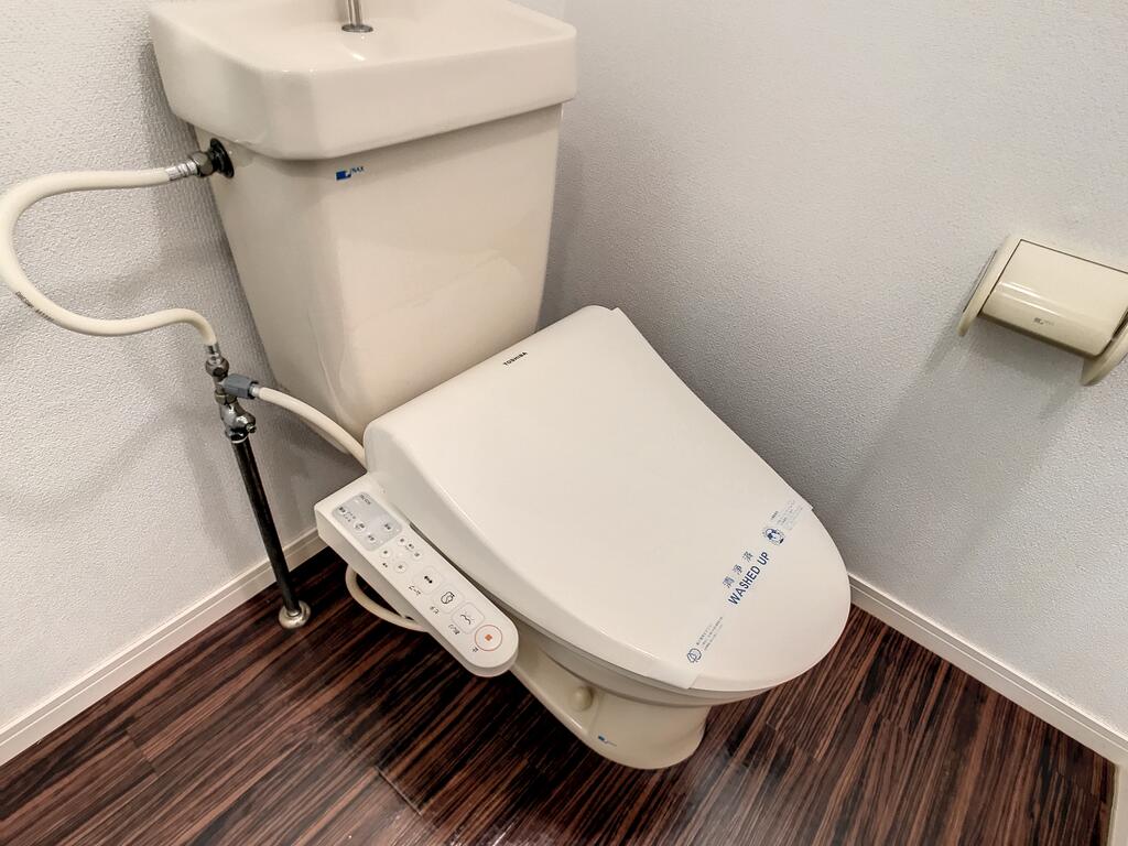 トイレ　温水洗浄便座