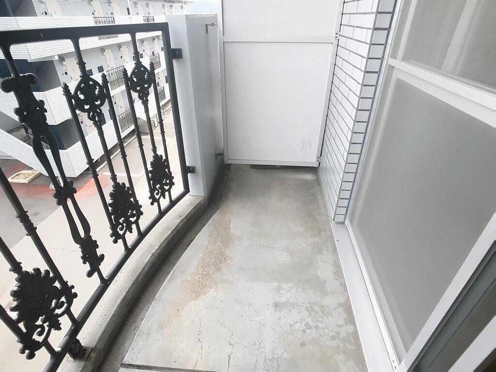 バルコニー　南向きで日当たり良好