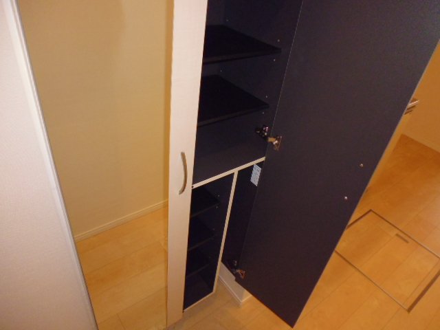 玄関　シューズボックス