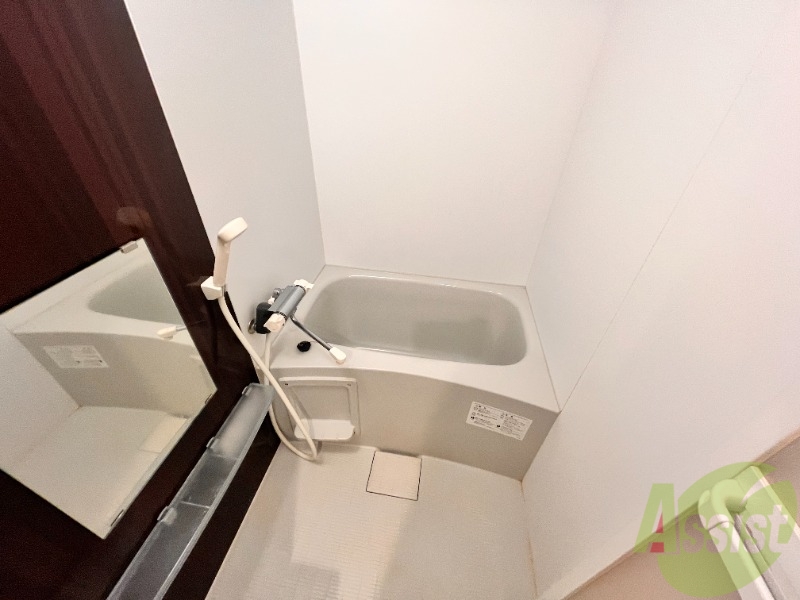 バス・シャワールーム　浴室は浴室乾燥機付きです。悪天候でも安心ですね。