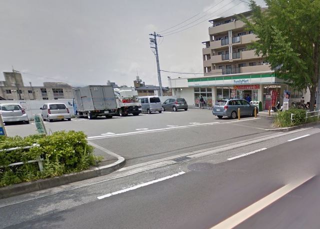 コンビニ　ファミリーマート吹田朝日が丘町店（コンビニ）まで555m