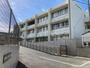 小学校　碧南市立棚尾小学校（小学校）まで952m