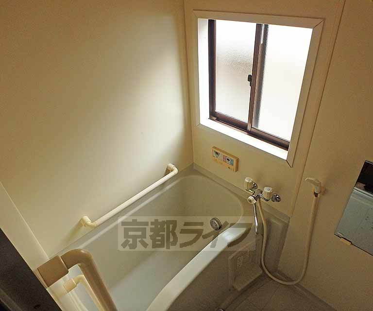 バス・シャワールーム　ゆったりとくつろげるバスです。