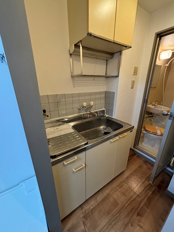 キッチン　※同タイプの別のお部屋です。