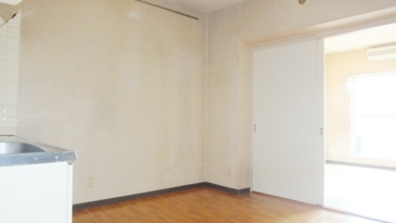 居室・リビング　フローリング仕様です