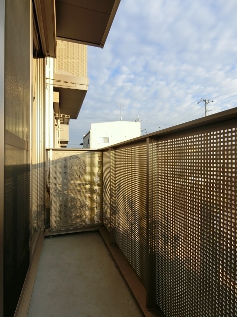 バルコニー　図面と現状に相違がある場合には現状を優先