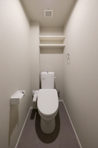 トイレ　※掲載の写真は別室のものを含みます。