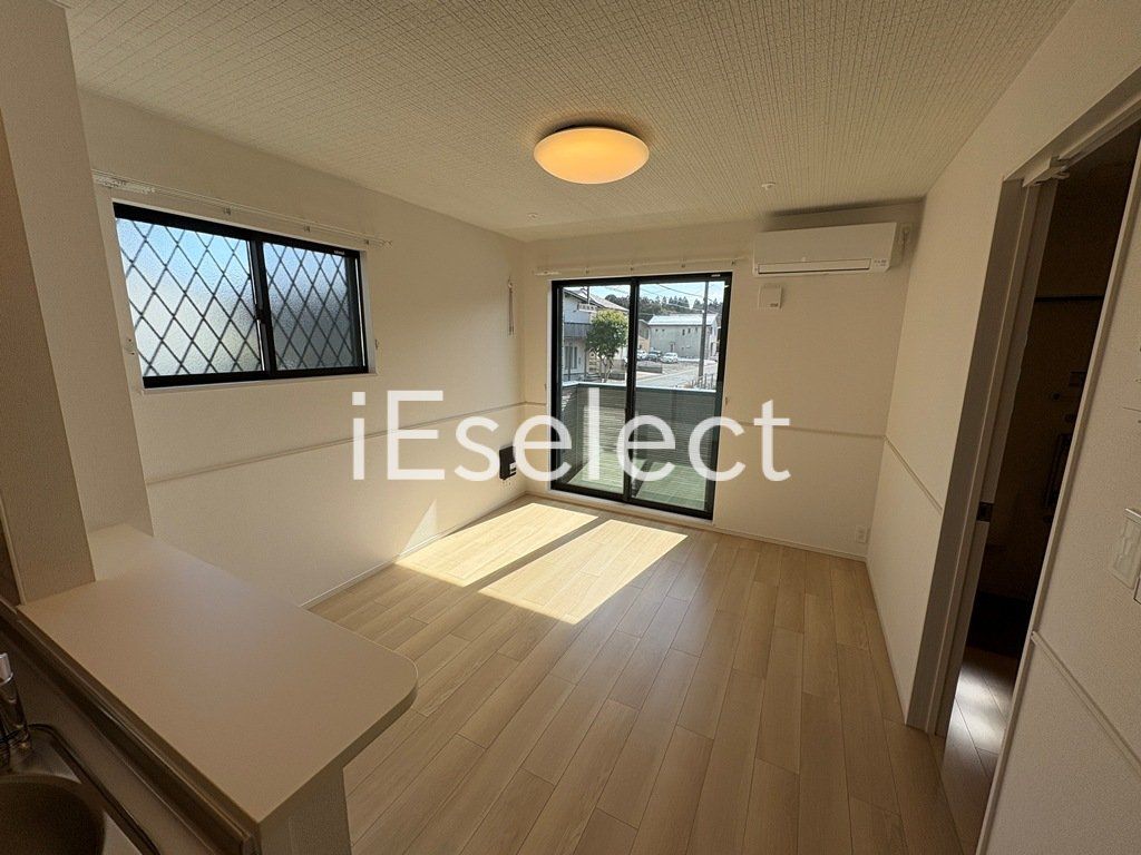 居室・リビング　2面採光の明るいリビング♪