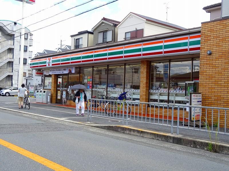 コンビニ　セブンイレブン高槻栄町店（コンビニ）まで205m