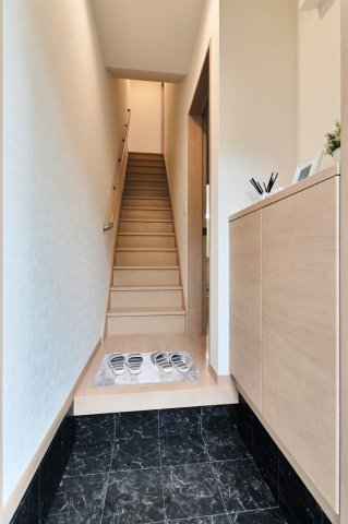 玄関　シューズボックス付きの玄関です☆