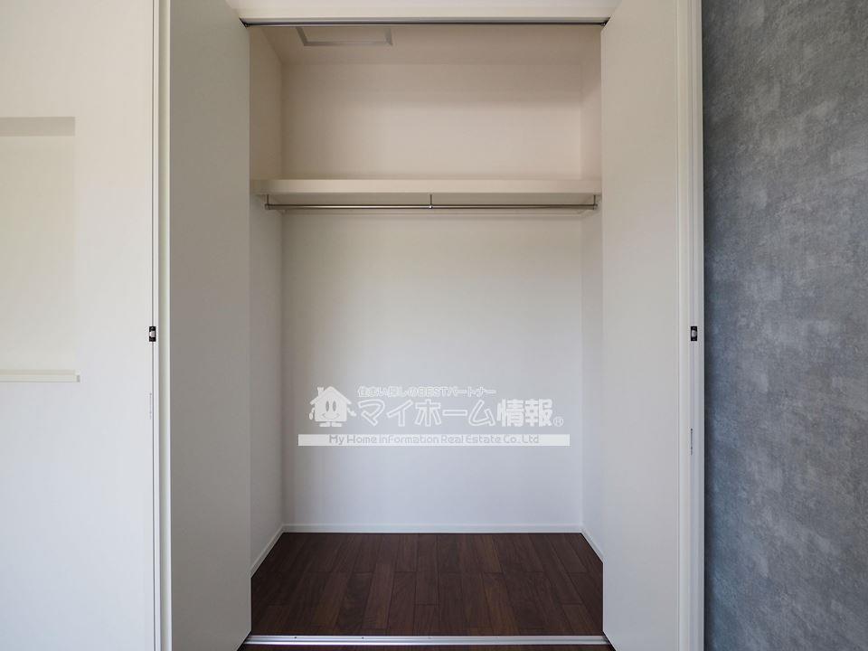 収納　片付け上手になるハンガーポール付きクローゼット！