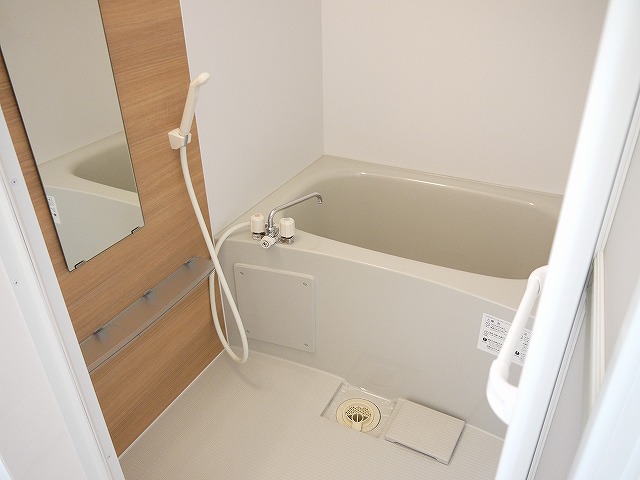 バス・シャワールーム　ゆったり過ごせるお風呂です