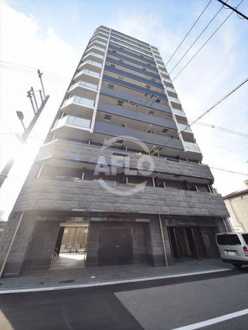 建物外観　プレサンス北堀江　分譲らしい重厚感ある外観