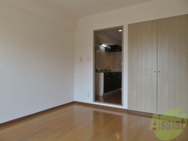 その他部屋・スペース　フローリングなので、ベッドも置けちゃいます。