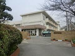 中学校　高見中学校（中学校）まで790m