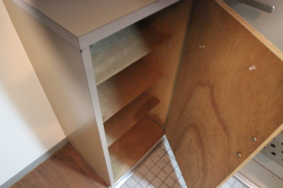 玄関　※別号室の写真です