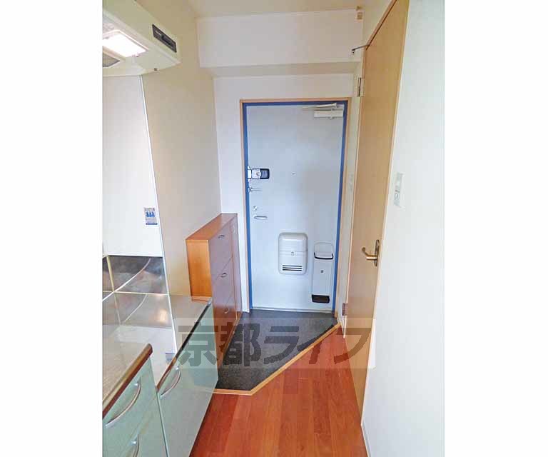 玄関　広々とした玄関です。