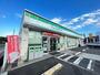 コンビニ　ファミリーマート西原八丁目店（コンビニ）まで208m