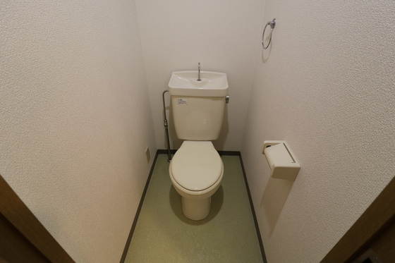 トイレ　※別号室のお写真です