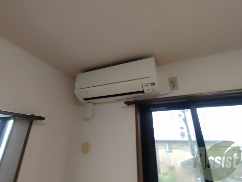 その他設備　リビングのエアコンで暑い日も寒い日も快適に過ごせます