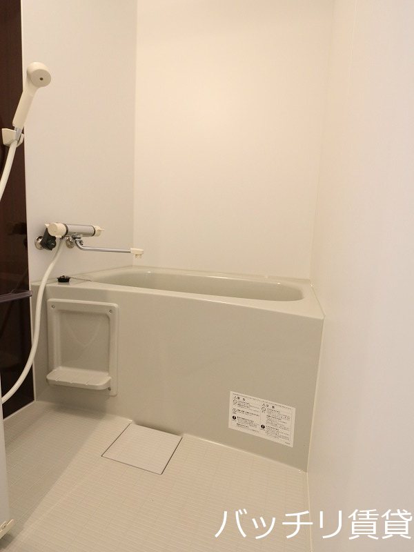 バス・シャワールーム　画像は、同型タイプの為、現状を優先いたします。
