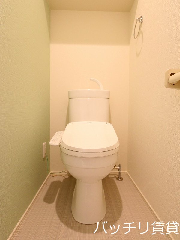 トイレ　画像は、同型タイプの為、現状を優先いたします。