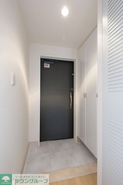 玄関　※写真は同タイプ住戸です。