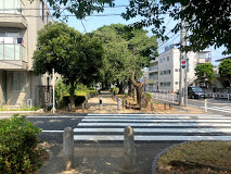 公園　鳥山川緑道（公園）まで408m