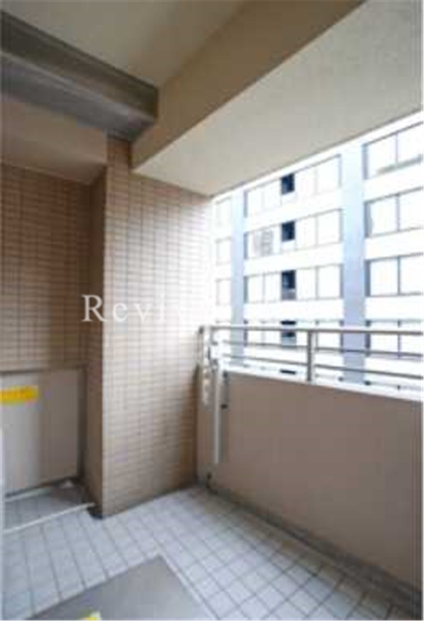 バルコニー　明るいバルコニーでございます