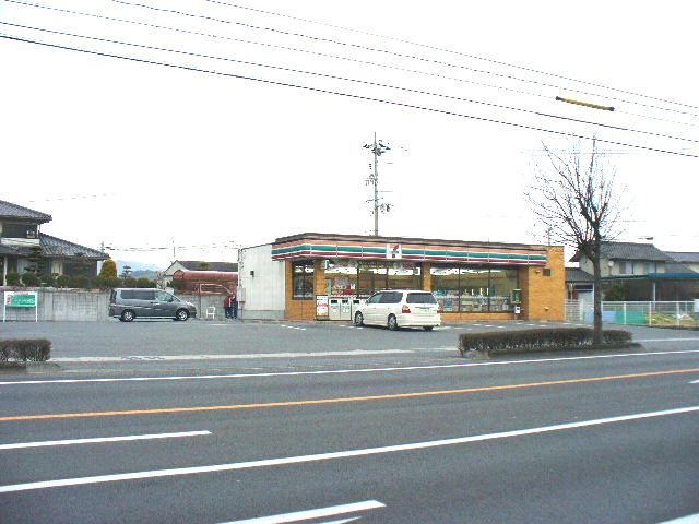 コンビニ　セブンイレブン真備川辺店（コンビニ）まで962m