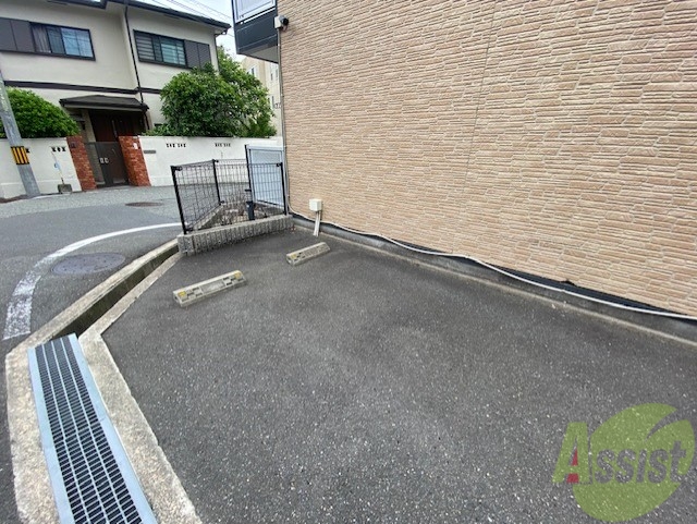 その他　机も付いてて便利です。