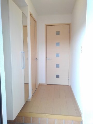 玄関　収納もある玄関です